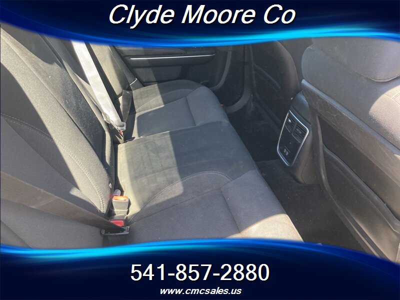 2015 Dodge Charger SE - Photo 5 - Central Point, OR 97502
