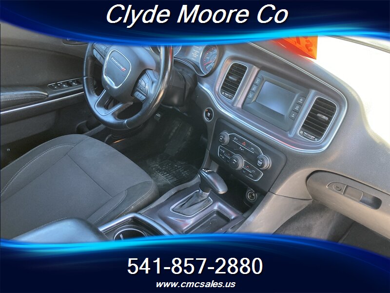2015 Dodge Charger SE - Photo 3 - Central Point, OR 97502