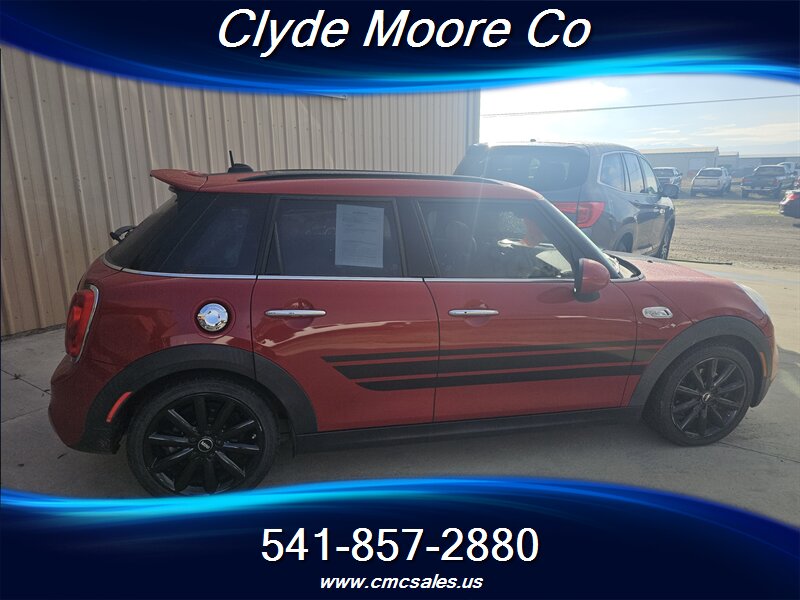 2016 MINI Hardtop 4 Door Cooper S - Photo 2 - Central Point, OR 97502