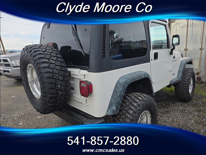 1998 Jeep Wrangler SE 2dr SE - Photo 2 - Central Point, OR 97502