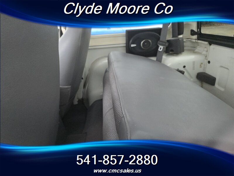 1998 Jeep Wrangler SE 2dr SE - Photo 4 - Central Point, OR 97502