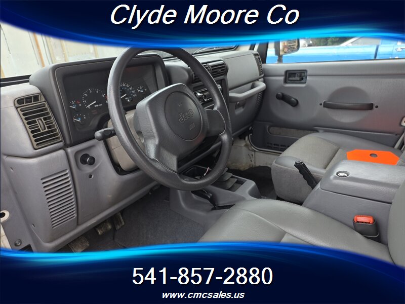 1998 Jeep Wrangler SE 2dr SE - Photo 3 - Central Point, OR 97502