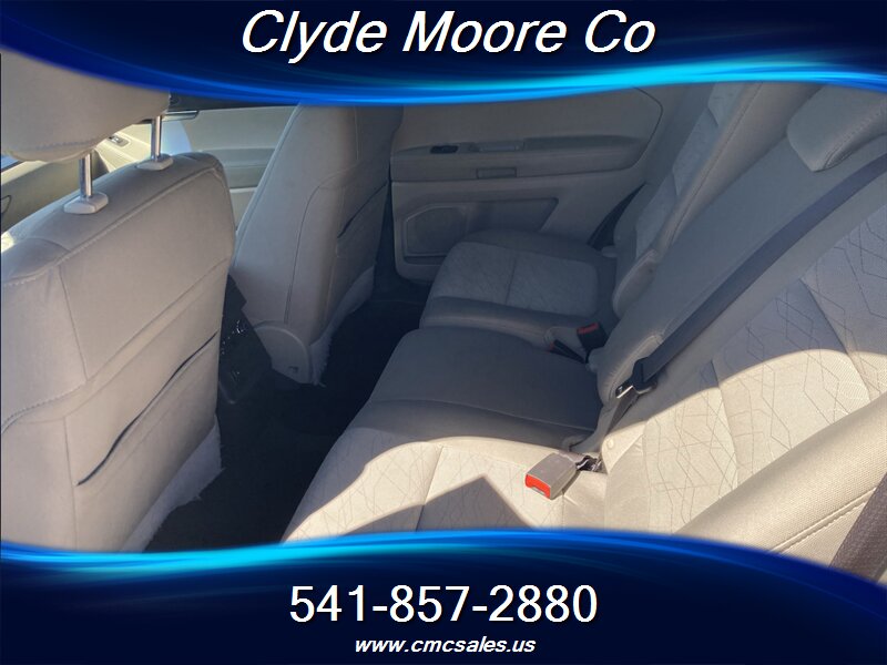 2015 Ford Explorer - Photo 4 - Central Point, OR 97502