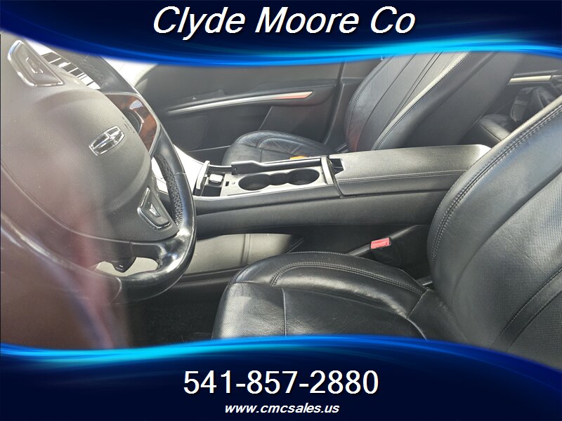 2016 Lincoln MKZ/Zephyr   - Photo 3 - Central Point, OR 97502