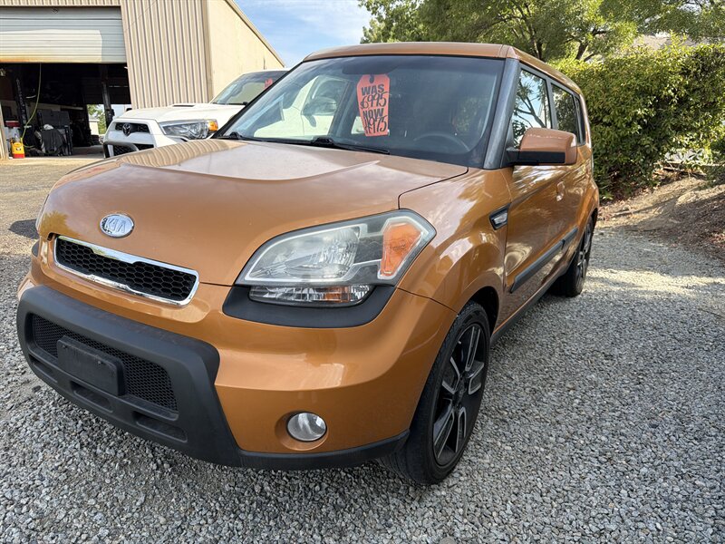 2010 Kia Soul + - Photo 2 - Central Point, OR 97502