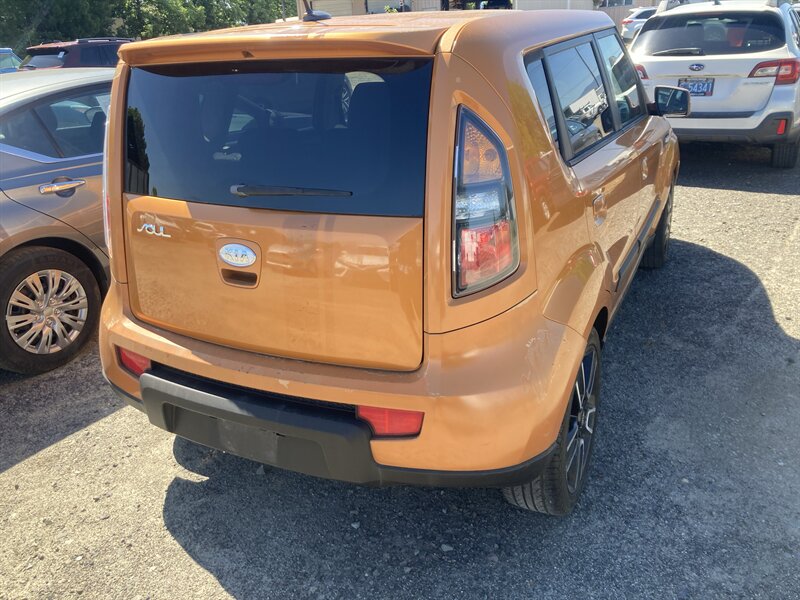 2010 Kia Soul + - Photo 2 - Central Point, OR 97502
