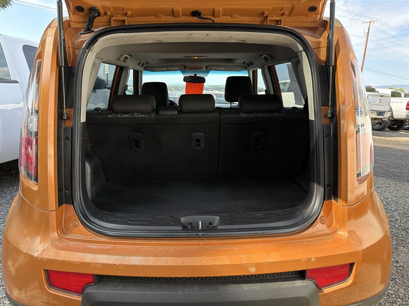2010 Kia Soul + - Photo 7 - Central Point, OR 97502