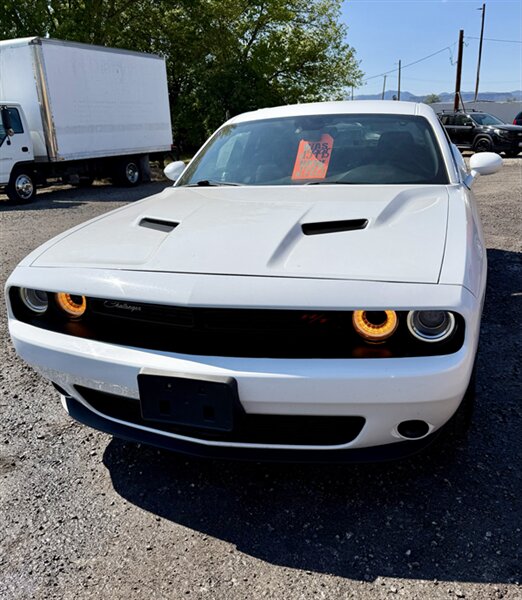 2020 Dodge Challenger SXT - Photo 3 - Central Point, OR 97502