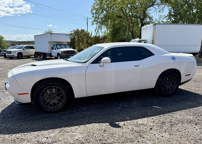 2020 Dodge Challenger SXT   - Photo 1 - Central Point, OR 97502