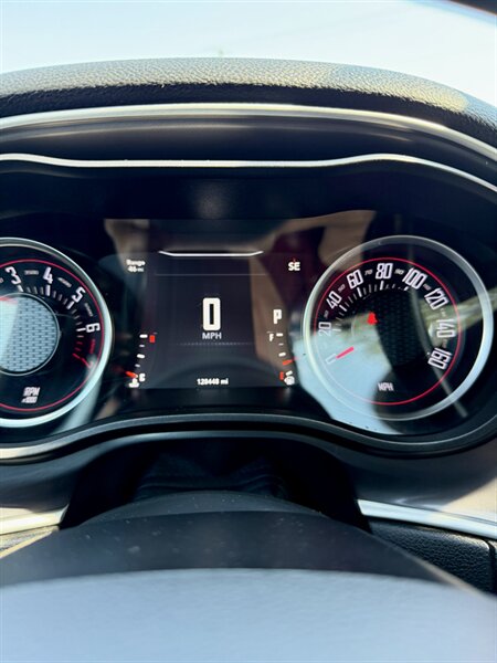 2020 Dodge Challenger SXT - Photo 9 - Central Point, OR 97502