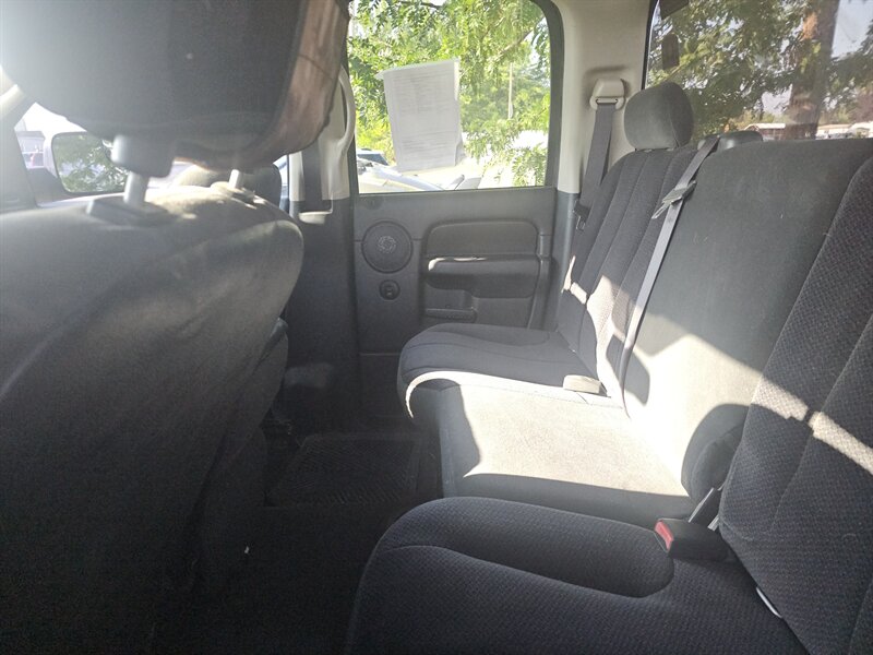 2004 Dodge Ram 2500 SLT 4dr Quad Cab SLT - Photo 4 - Central Point, OR 97502