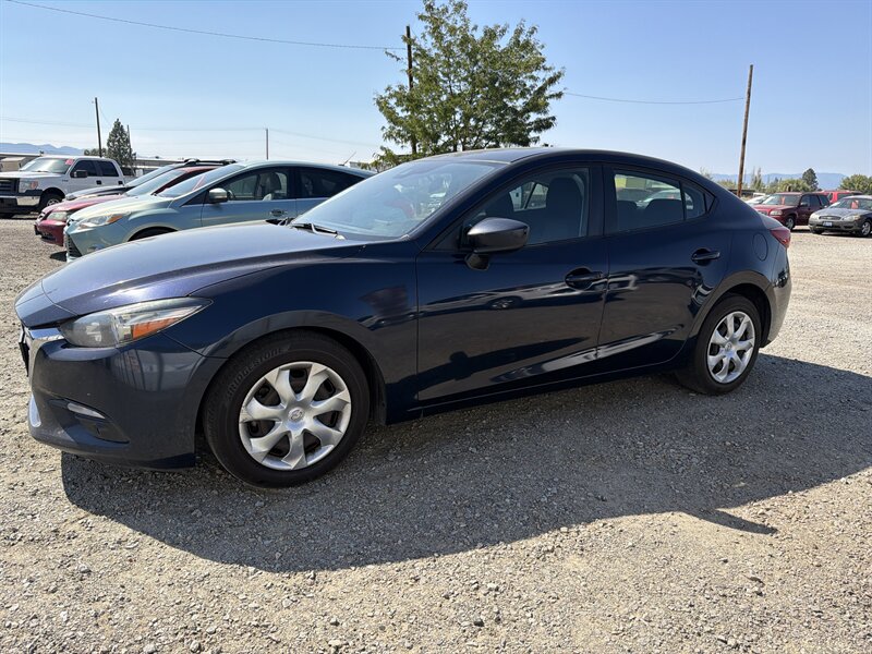 2018 Mazda Mazda3 Sport - Photo 3 - Central Point, OR 97502