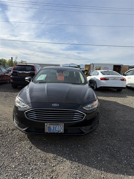 2019 Ford Fusion S   - Photo 1 - Central Point, OR 97502
