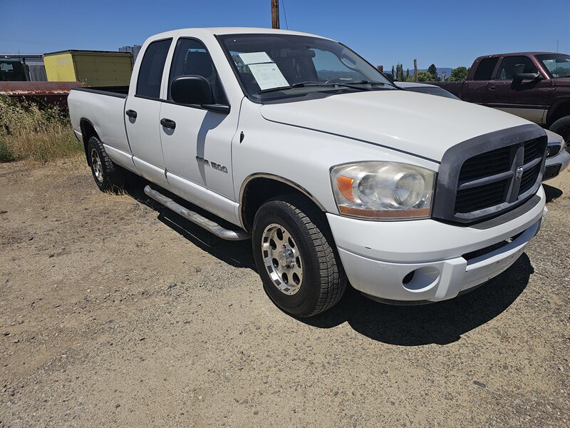 2006 Dodge Ram 1500 ST - Photo 1 - Central Point, OR 97502