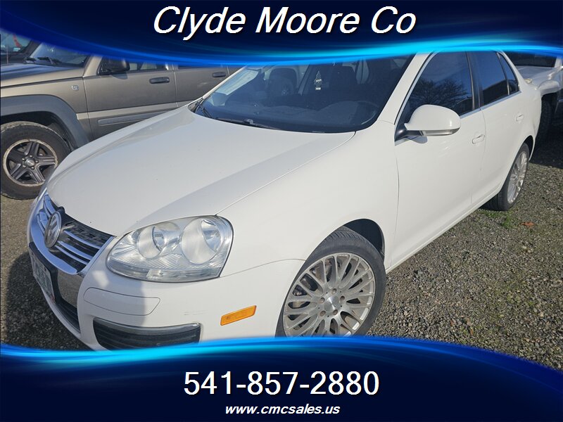 2010 Volkswagen Jetta SE PZEV   - Photo 1 - Central Point, OR 97502