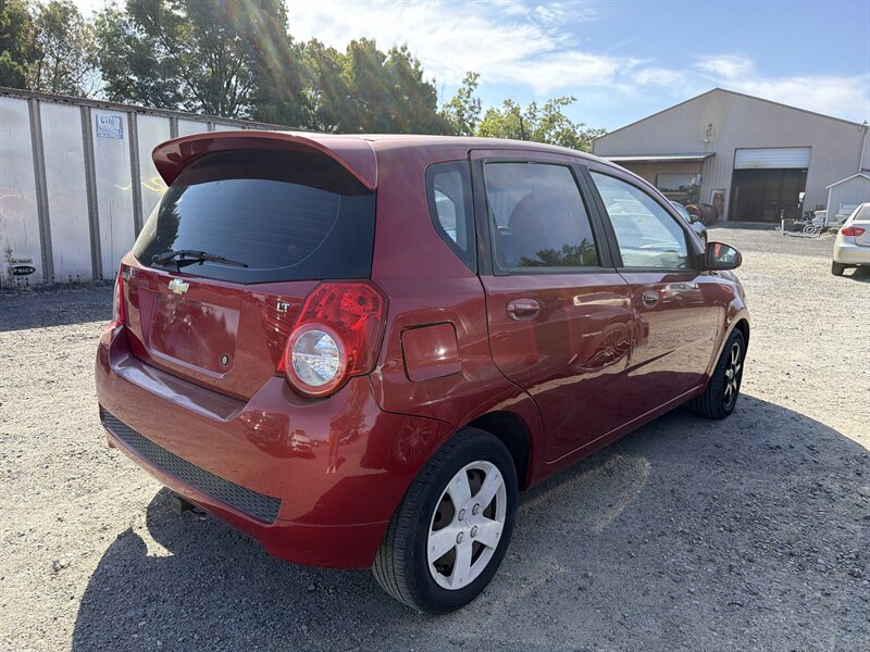 2009 Chevrolet Aveo5 LT - Photo 6 - Central Point, OR 97502