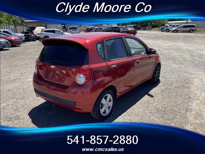 2009 Chevrolet Aveo5 LT - Photo 2 - Central Point, OR 97502