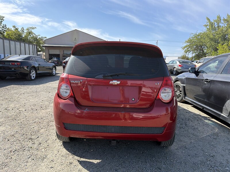 2009 Chevrolet Aveo5 LT - Photo 5 - Central Point, OR 97502