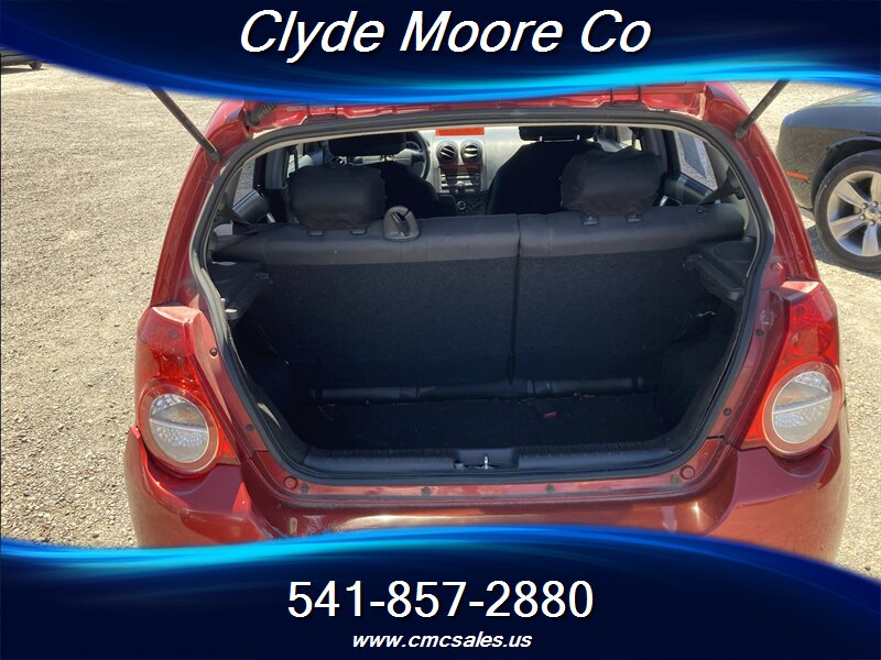 2009 Chevrolet Aveo5 LT - Photo 6 - Central Point, OR 97502