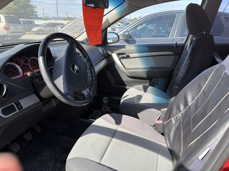 2009 Chevrolet Aveo5 LT - Photo 7 - Central Point, OR 97502