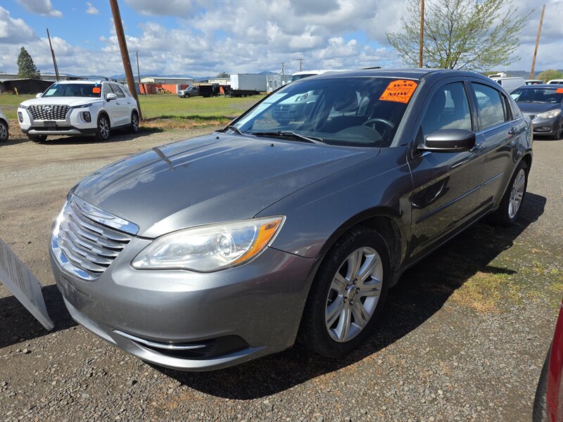 2012 Chrysler 200 LX   - Photo 1 - Central Point, OR 97502
