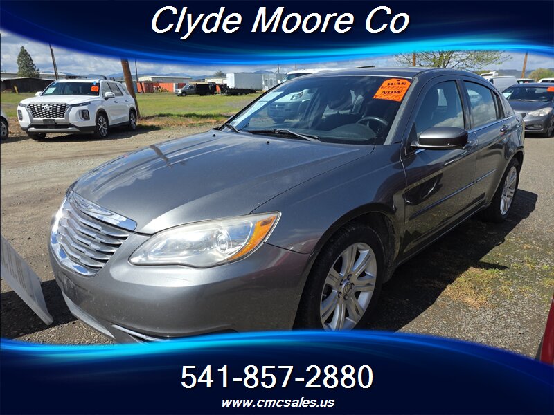 2012 Chrysler 200 LX   - Photo 1 - Central Point, OR 97502