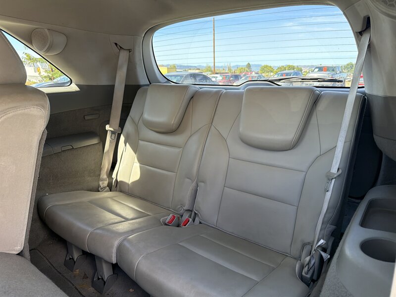 2011 Acura MDX SH-AWD w/Tech - Photo 8 - Central Point, OR 97502