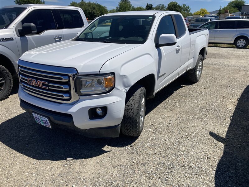 Summit White 2016 GMC Canyon Pickup Truck Four-Wheel Drive Automatic