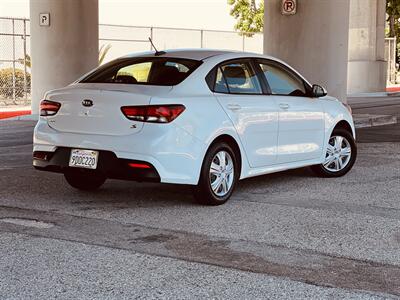 2019 Kia Rio S   - Photo 3 - Burbank, CA 91502