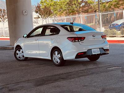 2019 Kia Rio S   - Photo 4 - Burbank, CA 91502