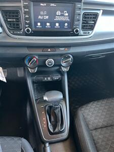 2019 Kia Rio S   - Photo 8 - Burbank, CA 91502