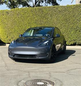 2023 Tesla Model Y Long Range   - Photo 2 - Burbank, CA 91502