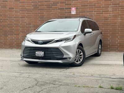 2022 Toyota Sienna XLE 7-Passenger   - Photo 1 - Burbank, CA 91502