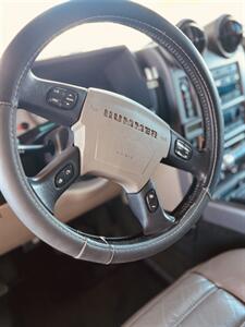 2003 Hummer H2   - Photo 12 - Burbank, CA 91502