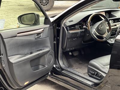 2013 Lexus ES 350   - Photo 5 - Burbank, CA 91502