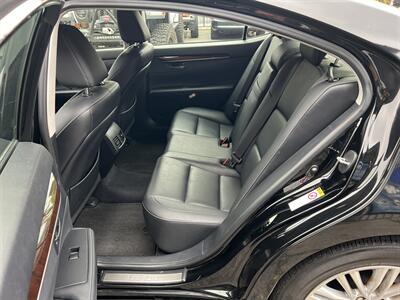 2013 Lexus ES 350   - Photo 8 - Burbank, CA 91502