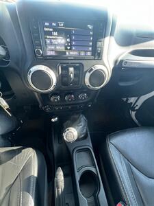 2014 Jeep Wrangler Unlimited Rubicon   - Photo 7 - Burbank, CA 91502