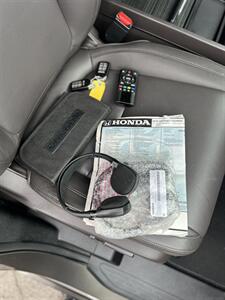 2018 Honda Odyssey Touring   - Photo 13 - Burbank, CA 91502