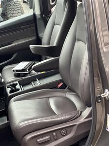 2018 Honda Odyssey Touring   - Photo 6 - Burbank, CA 91502