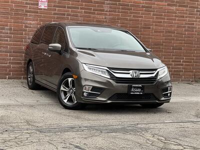 2018 Honda Odyssey Touring   - Photo 2 - Burbank, CA 91502