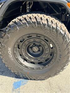2019 Jeep Wrangler Unlimited Sahara   - Photo 13 - Burbank, CA 91502