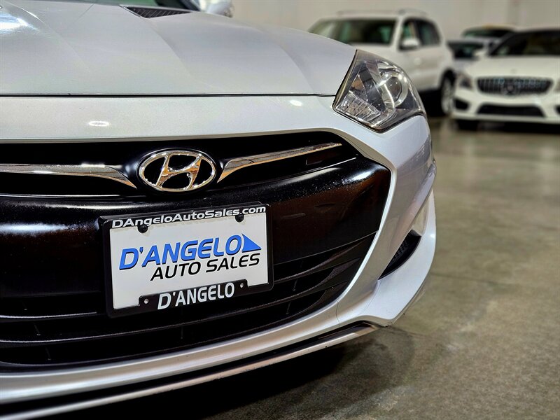 2013 Hyundai Genesis Coupe 3.8 R-Spec Coupe - Photo 11 - Hillsboro, OR 97124