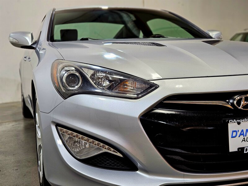 2013 Hyundai Genesis Coupe 3.8 R-Spec Coupe - Photo 12 - Hillsboro, OR 97124