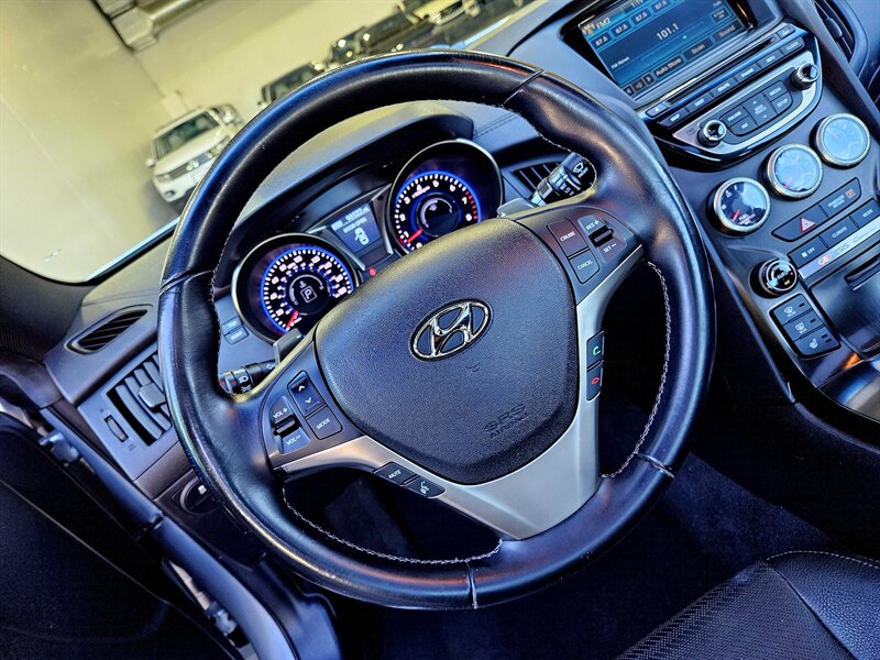 2013 Hyundai Genesis Coupe 3.8 R-Spec Coupe - Photo 26 - Hillsboro, OR 97124