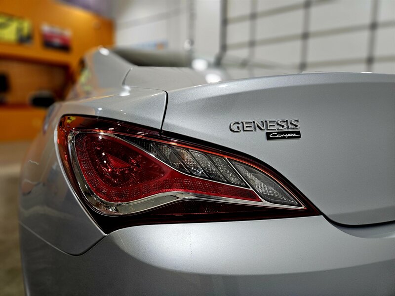 2013 Hyundai Genesis Coupe 3.8 R-Spec Coupe - Photo 15 - Hillsboro, OR 97124
