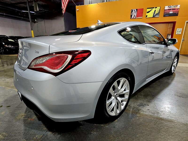 2013 Hyundai Genesis Coupe 3.8 R-Spec Coupe - Photo 5 - Hillsboro, OR 97124