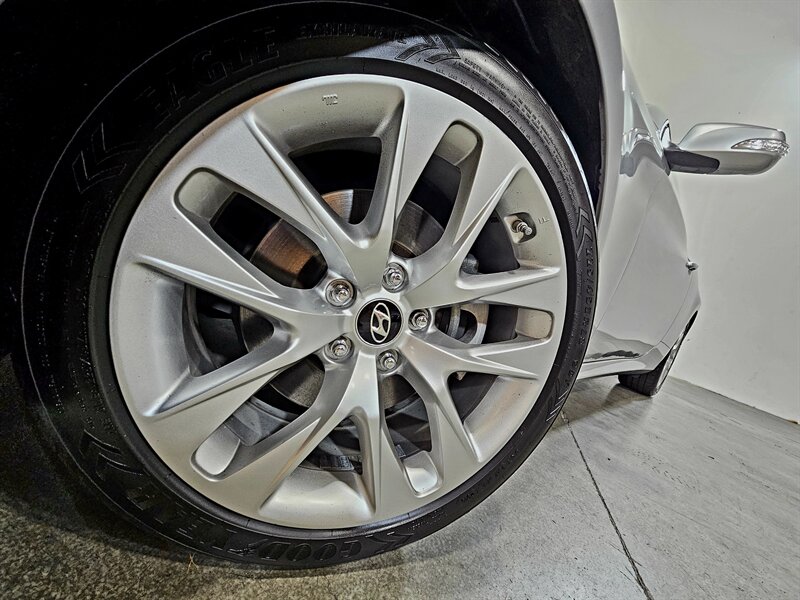 2013 Hyundai Genesis Coupe 3.8 R-Spec Coupe - Photo 17 - Hillsboro, OR 97124