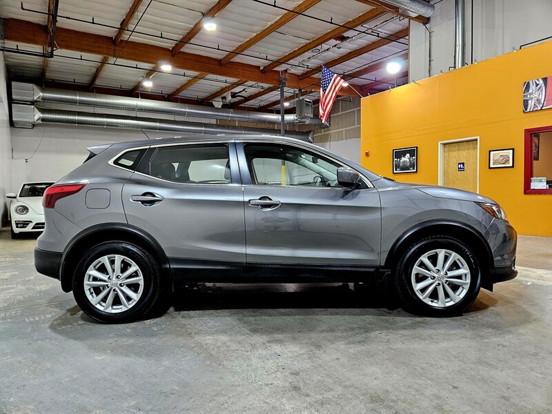 2018 Nissan Rogue Sport S   - Photo 9 - Hillsboro, OR 97124