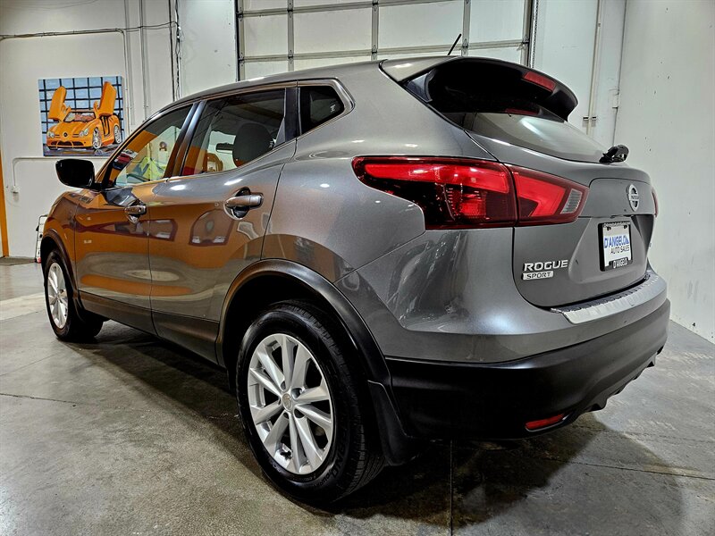 2018 Nissan Rogue Sport S   - Photo 6 - Hillsboro, OR 97124