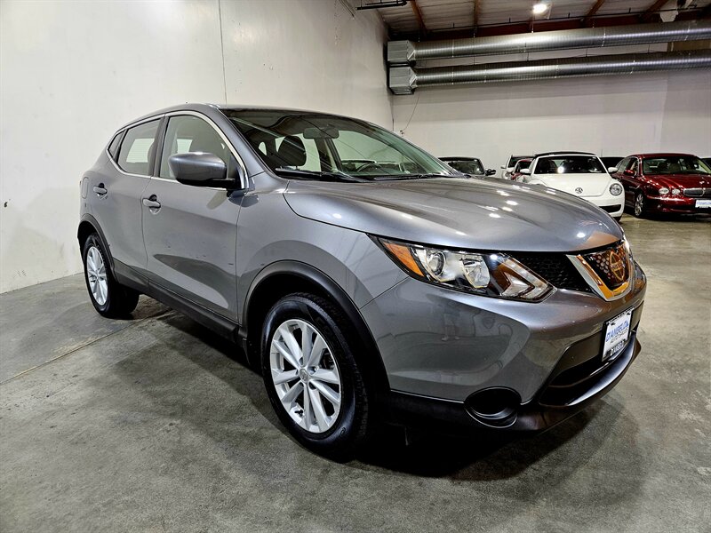 2018 Nissan Rogue Sport S   - Photo 10 - Hillsboro, OR 97124